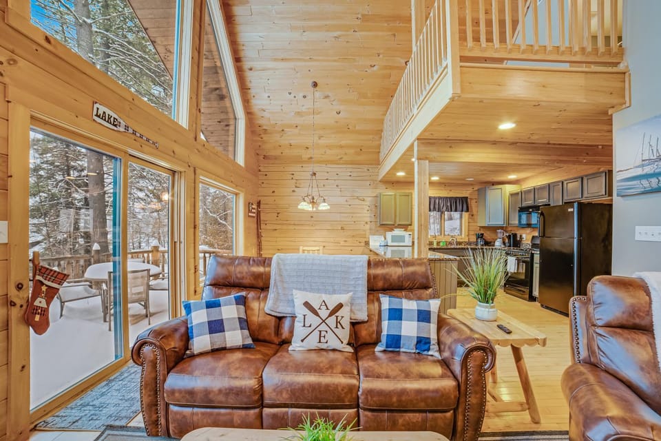 Contemporary ADK 5 Bedroom Chalet on Schroon House in Schroon Lake