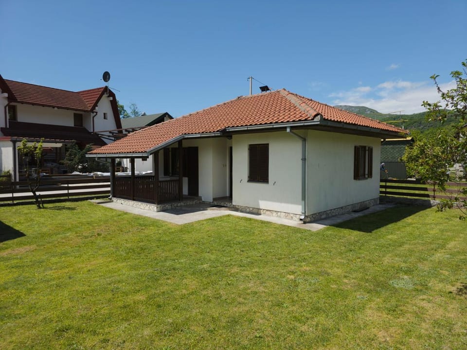 Property building, Garden, Garden view