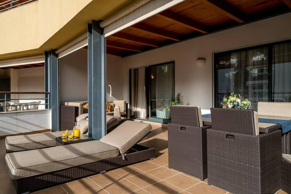 Property building, Balcony/Terrace