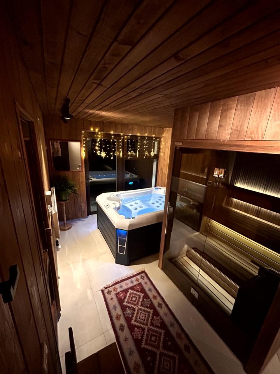 Hot Tub, Sauna, Photo of the whole room