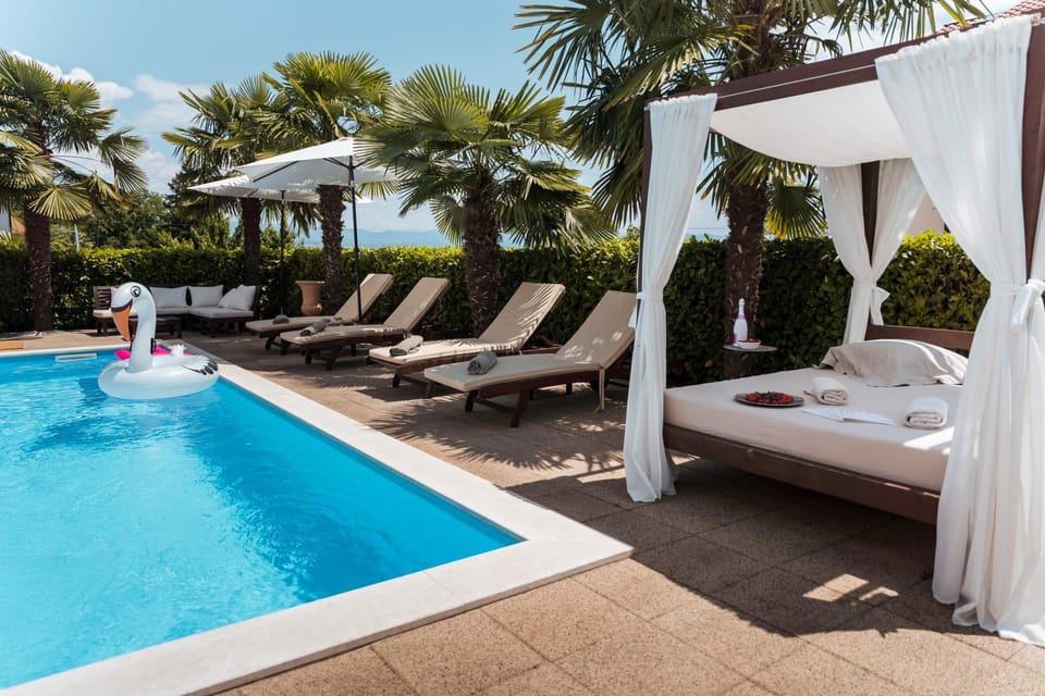 Massage, Solarium, Spa and wellness centre/facilities, Pool view, Swimming pool