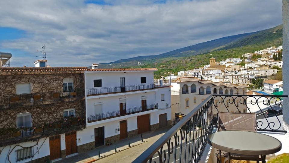 View (from property/room), Balcony/Terrace, City view, Mountain view, Street view