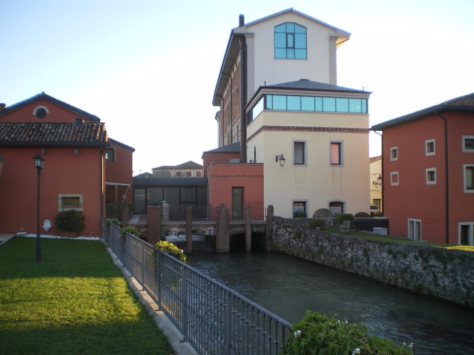 Property building, Day