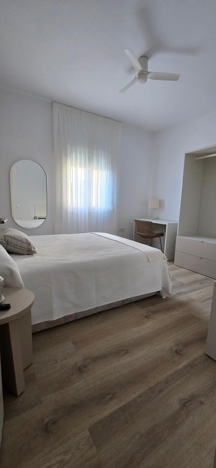 Bed, Bedroom, fireplace