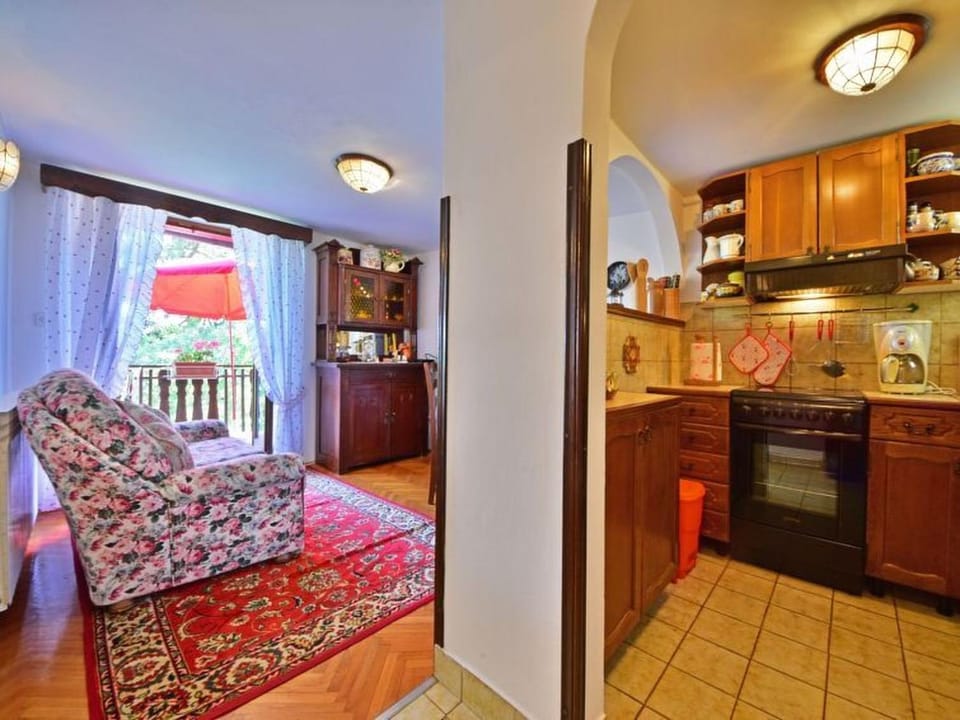 Kitchen or kitchenette, Living room