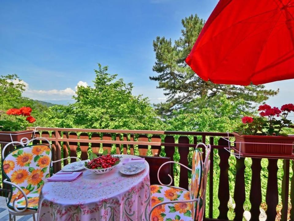 Balcony/Terrace, Food, Garden view, Sea view