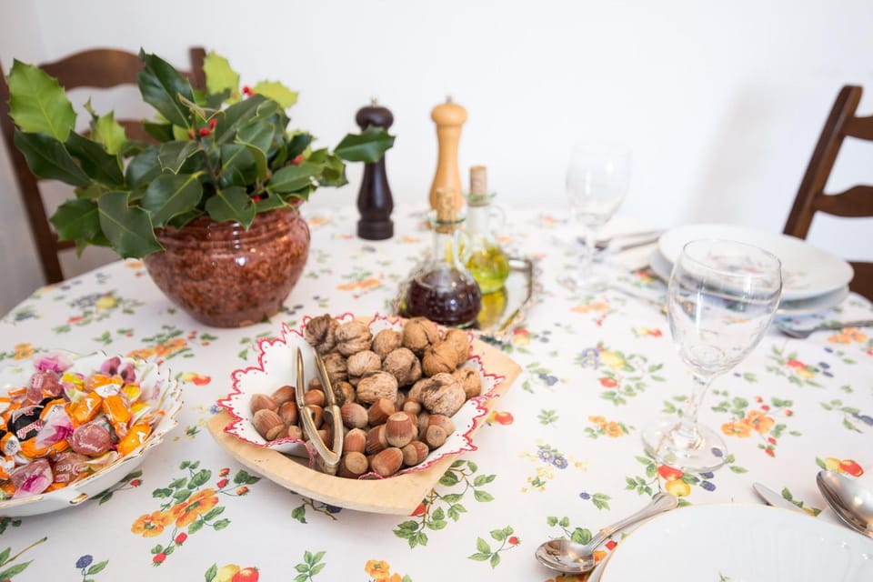 Food and drinks, Decorative detail, Dining area