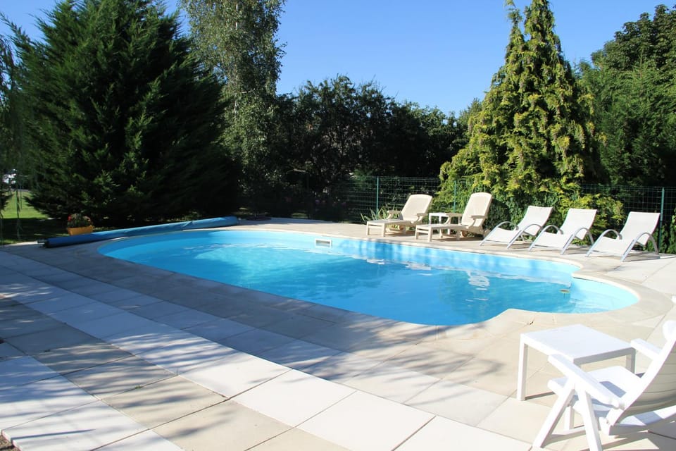 Swimming pool, Swimming pool
