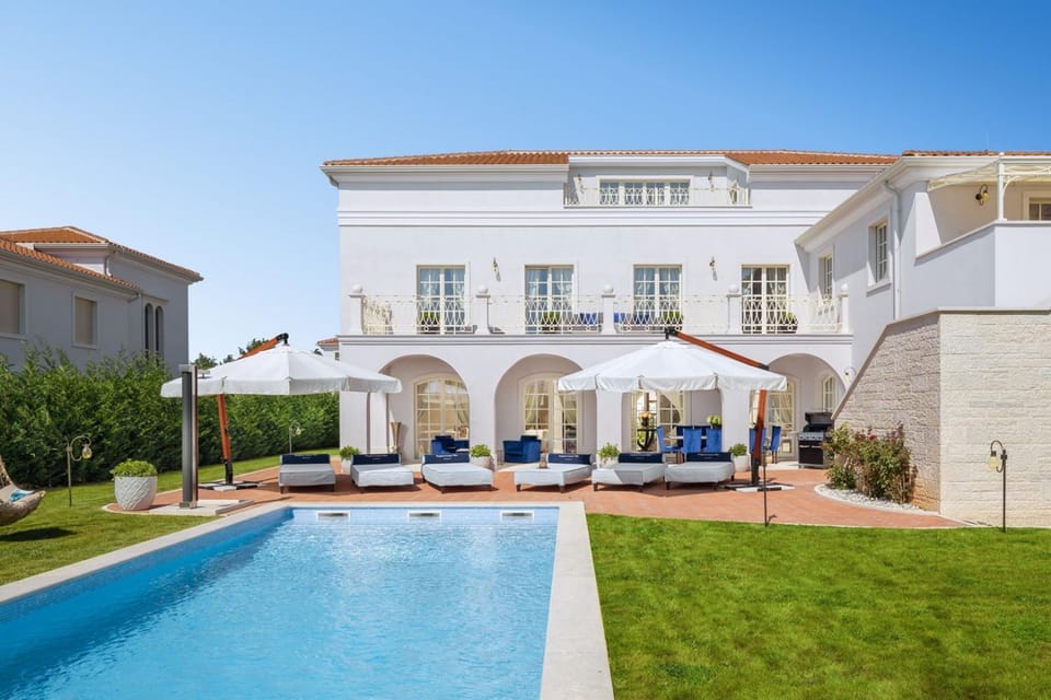 Property building, Spring, Garden, Garden view, Pool view, Swimming pool