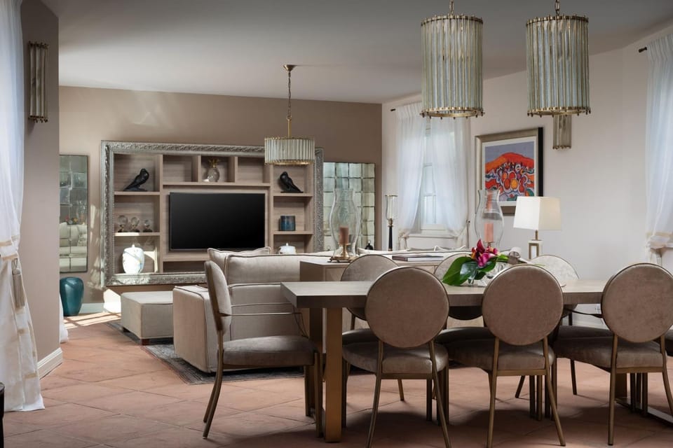 Living room, Dining area