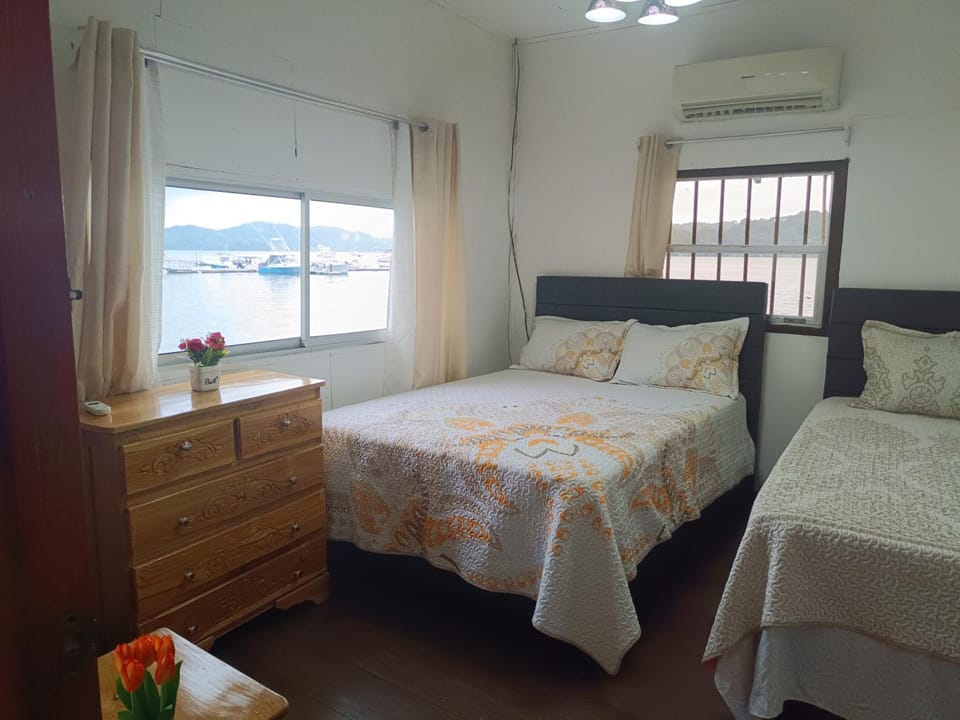 Bed, Natural landscape, Photo of the whole room, Bedroom