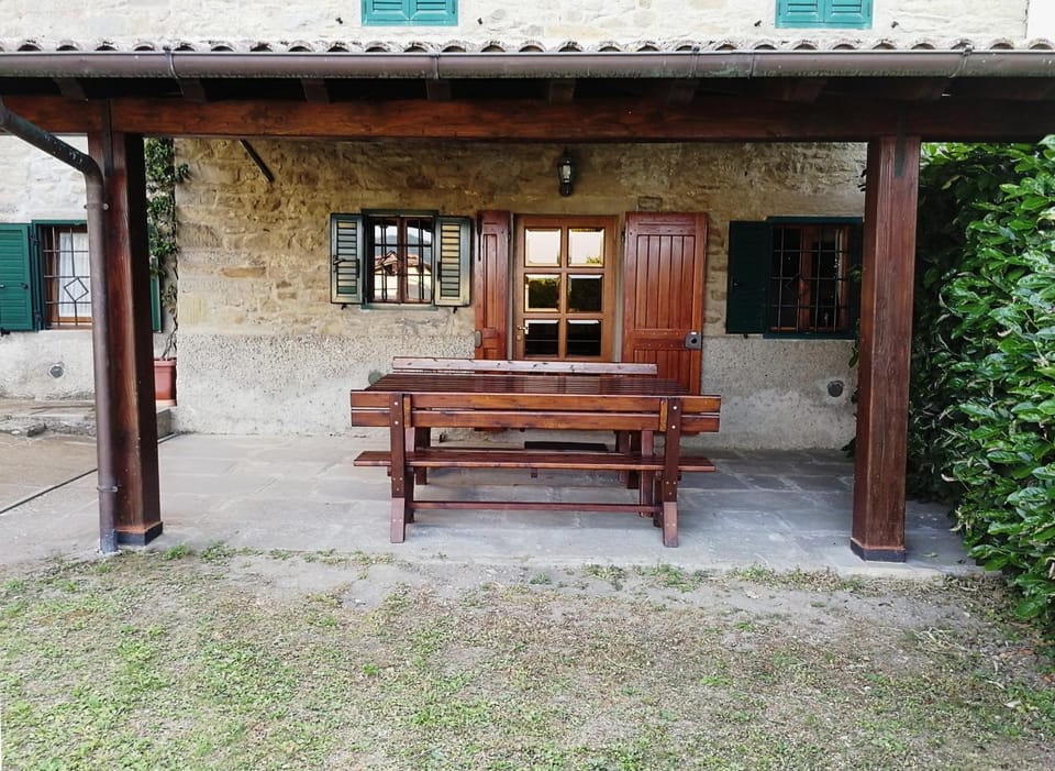 Patio, Facade/entrance