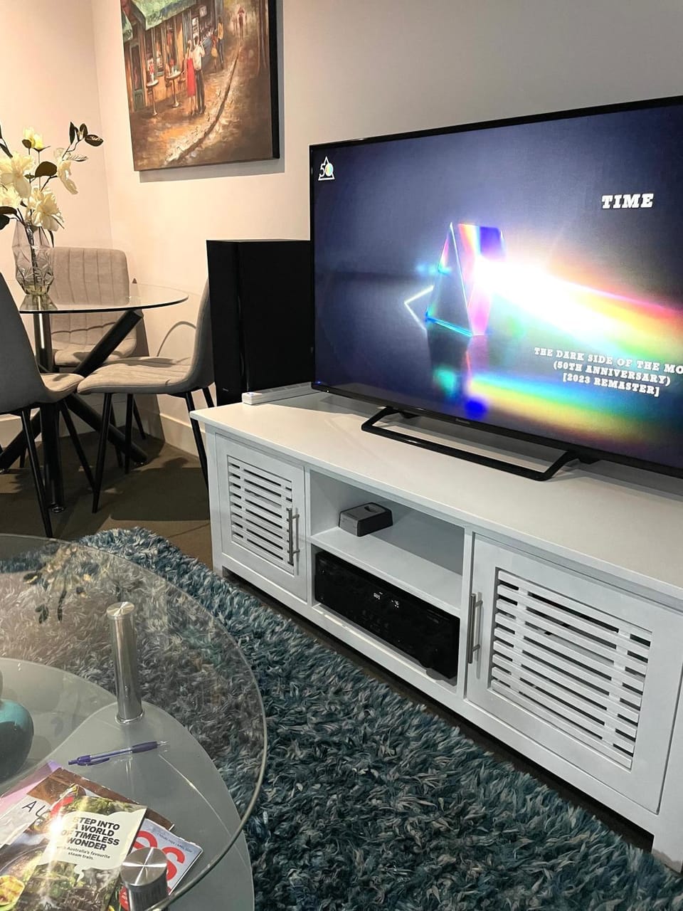 Modern Luxurious with private parking on premises and fast internet Apartment in Melbourne