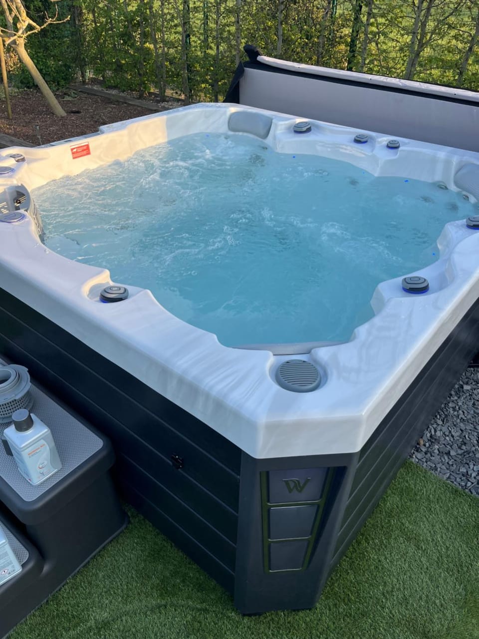 Day, Hot Tub