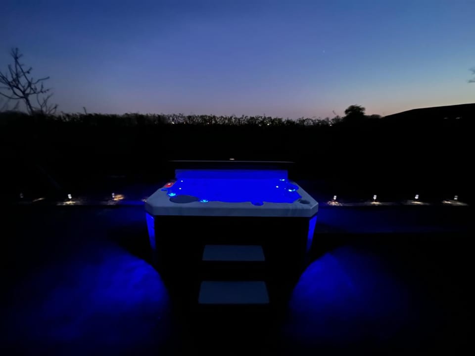 Night, Hot Tub