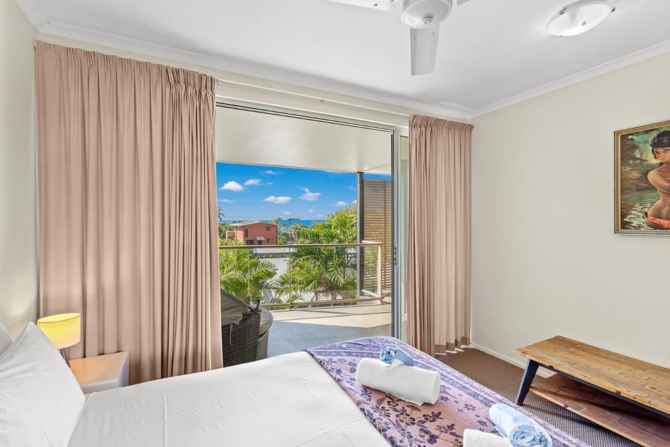 Bed, Balcony/Terrace, Photo of the whole room, Bedroom, Sea view