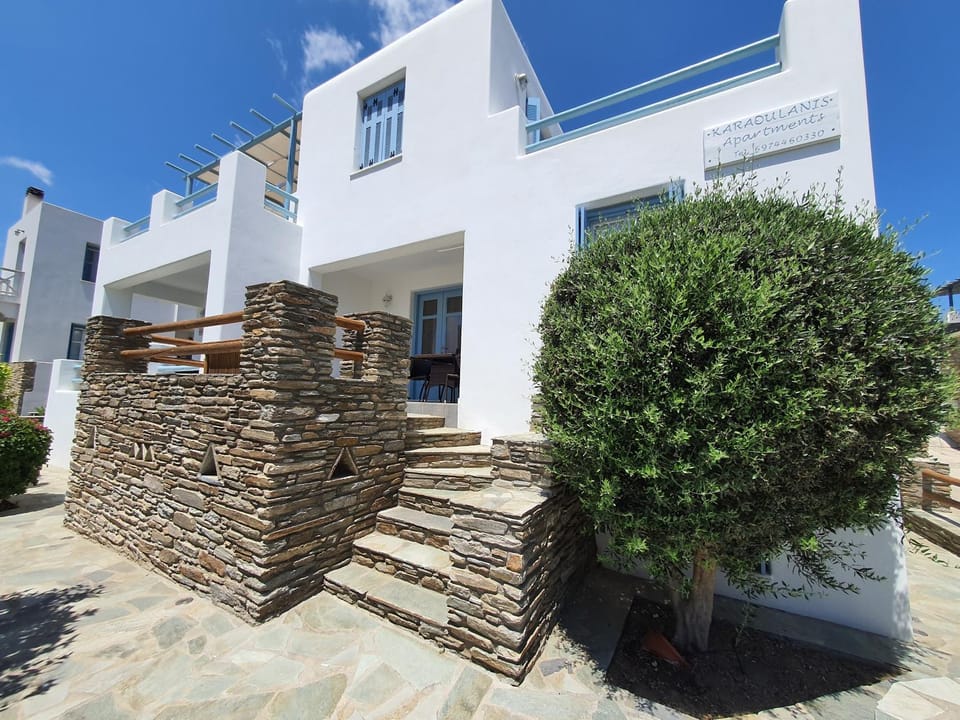 Property building, Day