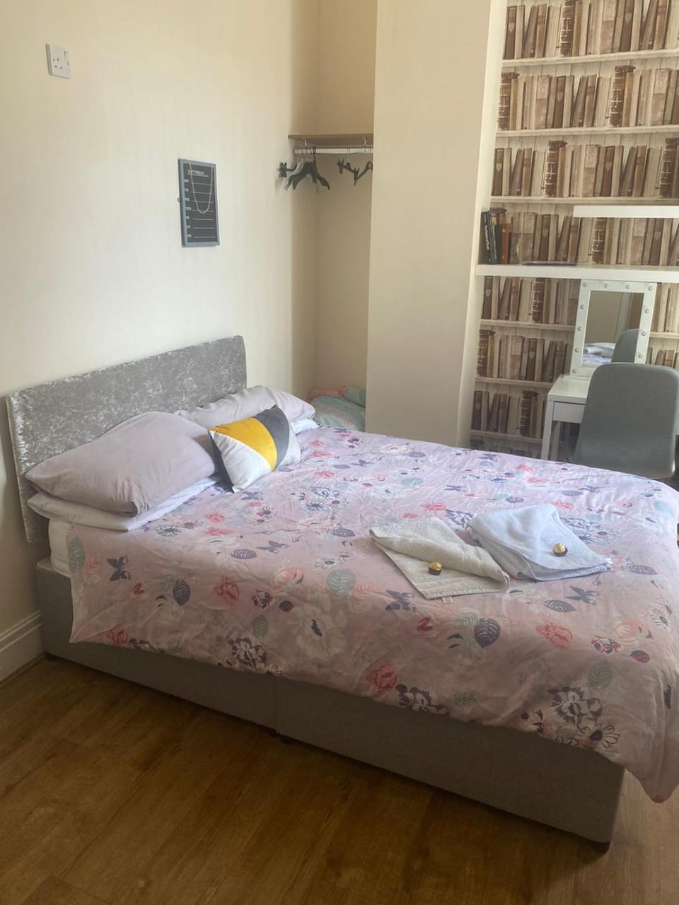 Bed, Library, Bedroom