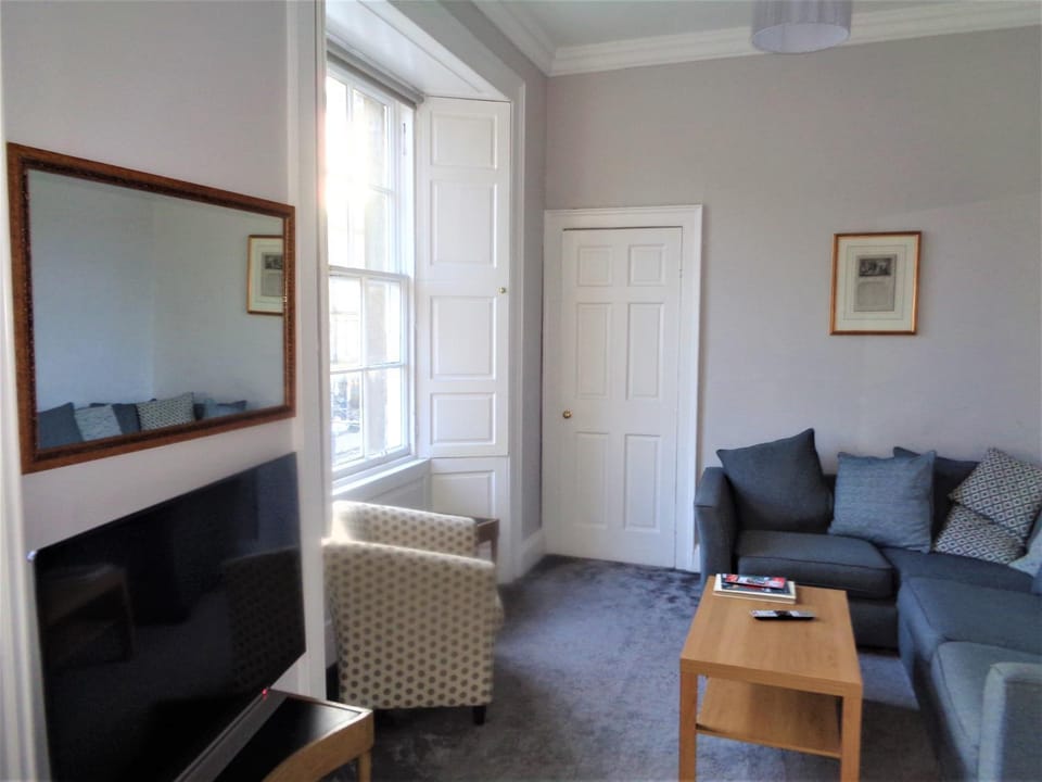 TV and multimedia, Seating area