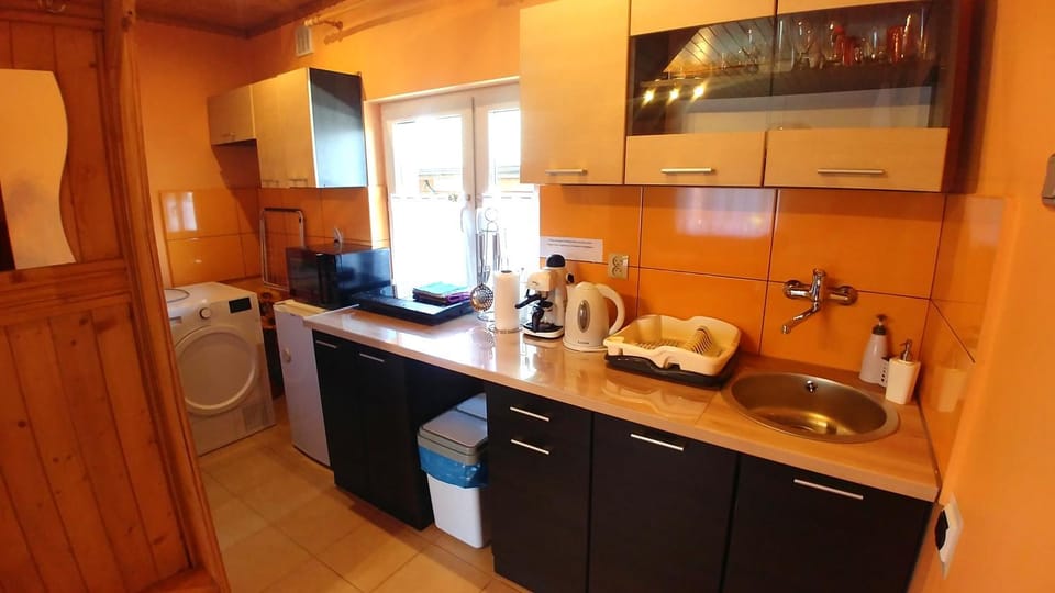 Coffee/tea facilities, Kitchen or kitchenette