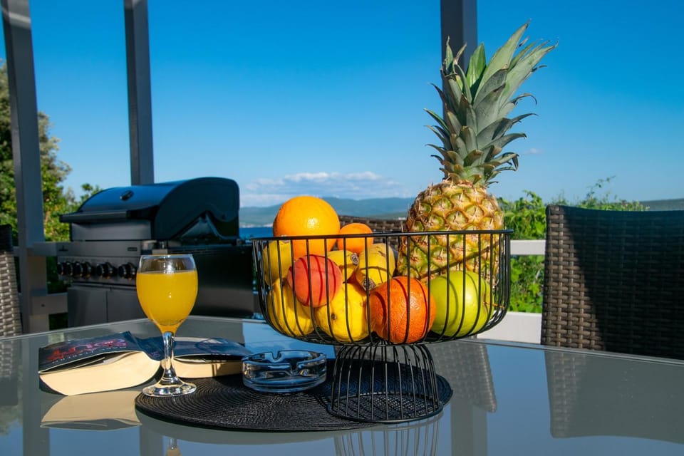 Balcony/Terrace, Food