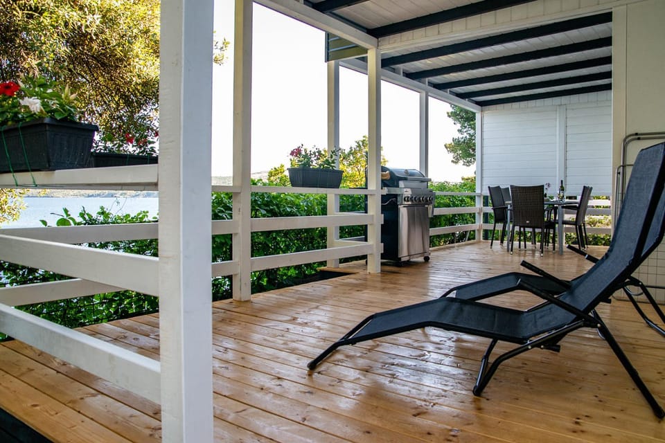 View (from property/room), Balcony/Terrace, Seating area, Sea view