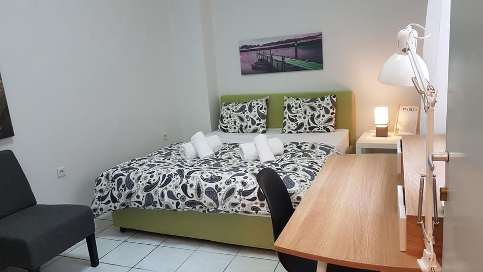 Palette Apartment Carmine - Athens Center, 6 BD, 3 BATH Apartment in Athens
