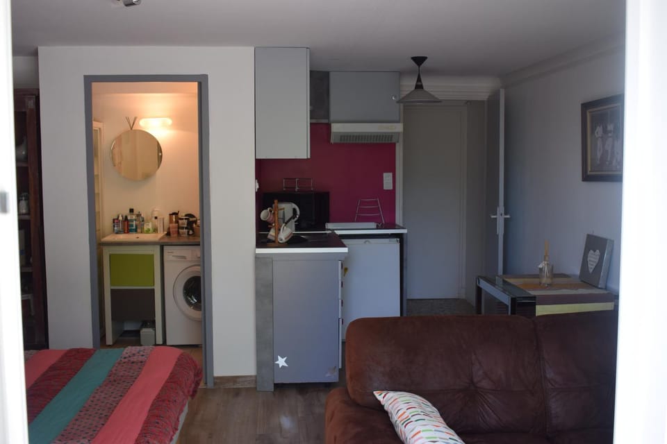Property building, Photo of the whole room