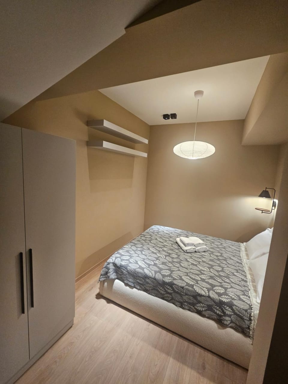 Bed, Photo of the whole room, Bedroom, Mountain view, Sea view, wardrobe