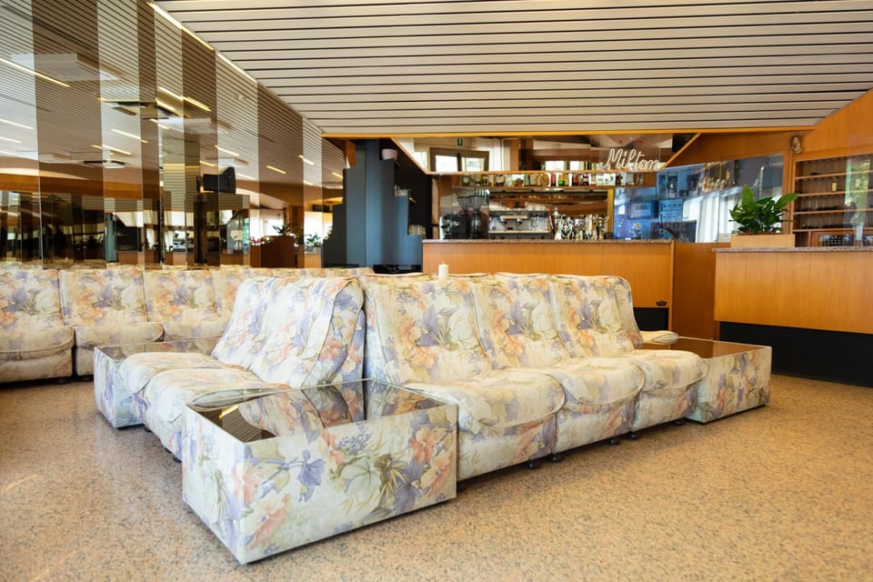 Lobby or reception, Lounge or bar, Seating area