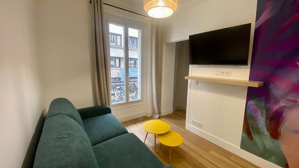 Appartement lumineux proche Saint-Lazare - 8P Apartment in Paris