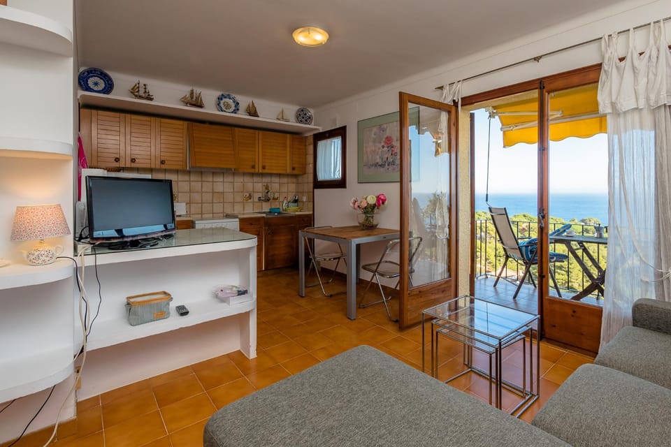 R-7 CALELLA DE PALAFRUGELL, 2 Pax Apartment in Calella de Palafrugell