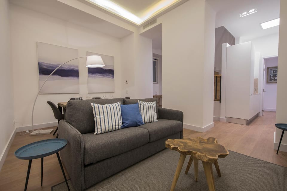 Living room, Seating area