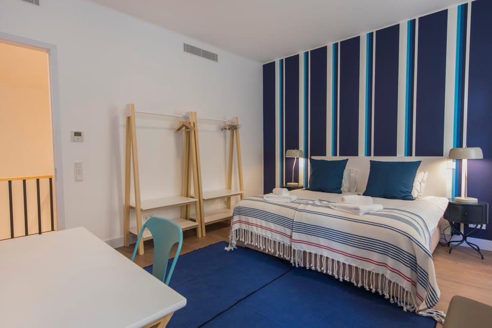 Bed, Photo of the whole room, Bedroom, air conditioner