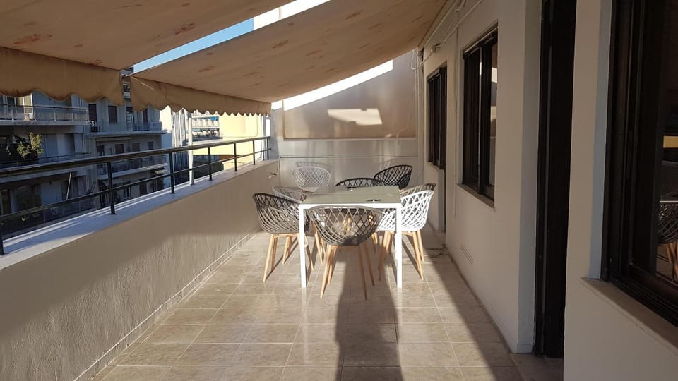 Palette Apartment Alice Blue - Athens Center, 3 BD, 2 BATH Apartment in Athens