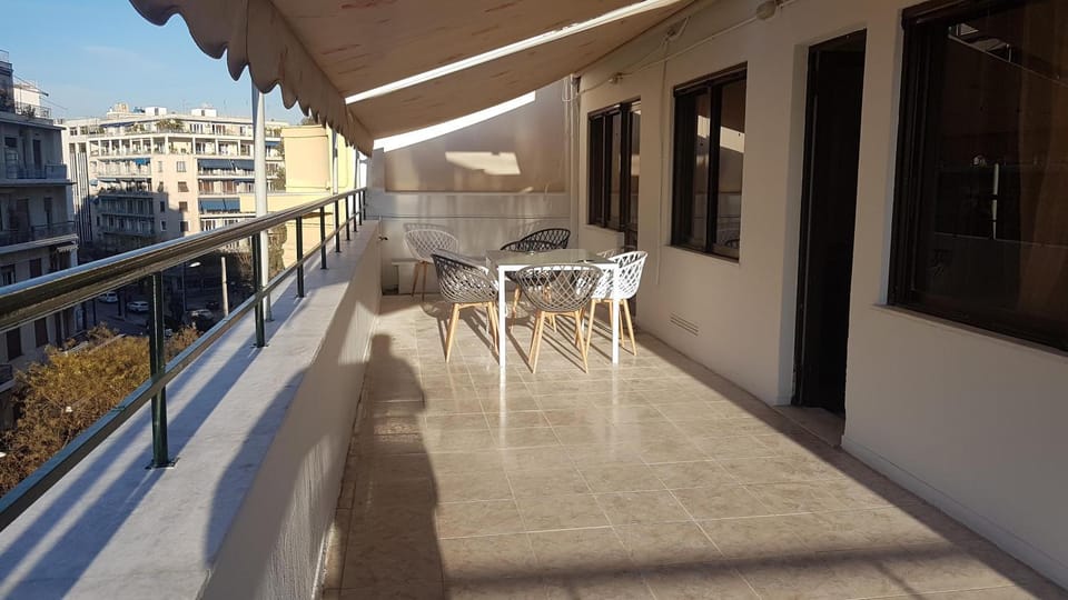 Palette Apartment Alice Blue - Athens Center, 3 BD, 2 BATH Apartment in Athens