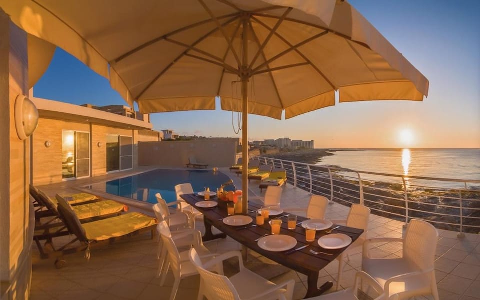Villa Watersedge Villa in Marsaskala