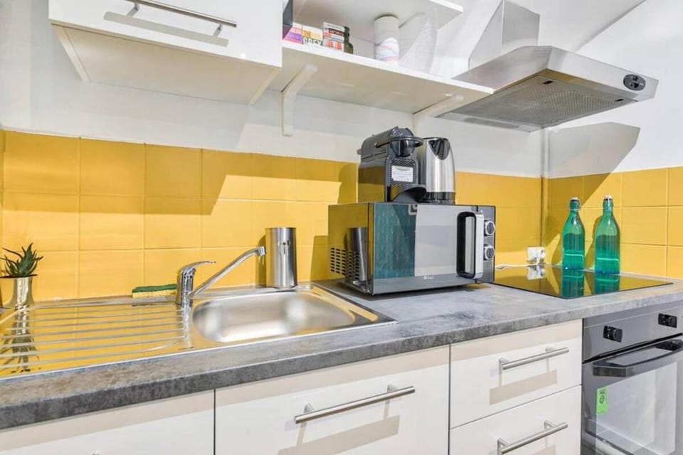 Appartement Familial proche Saint-Lazarre - 6P Apartment in Paris