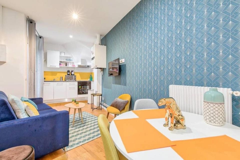 Appartement Familial proche Saint-Lazarre - 6P Apartment in Paris