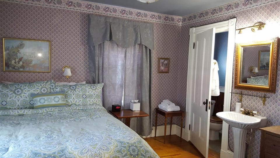 Bathroom, Bedroom