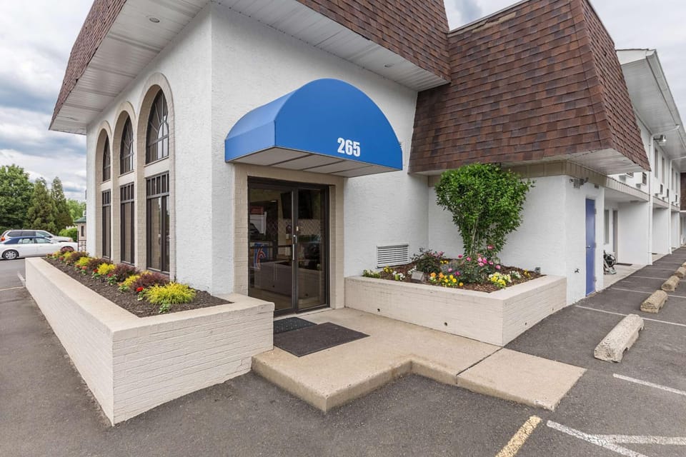 Property building, On site