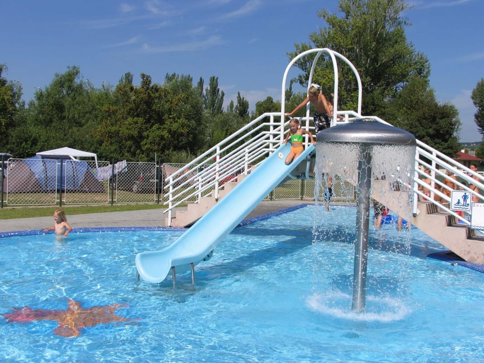 Swimming pool, Swimming pool
