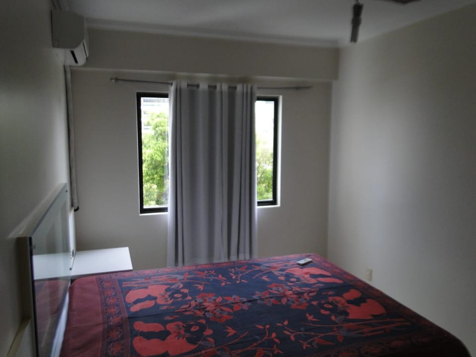 Bed, Bedroom, air conditioner