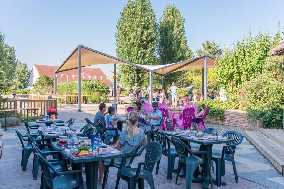 Restaurant/places to eat, Lunch, Dinner, Alcoholic drinks, Non alcoholic drinks