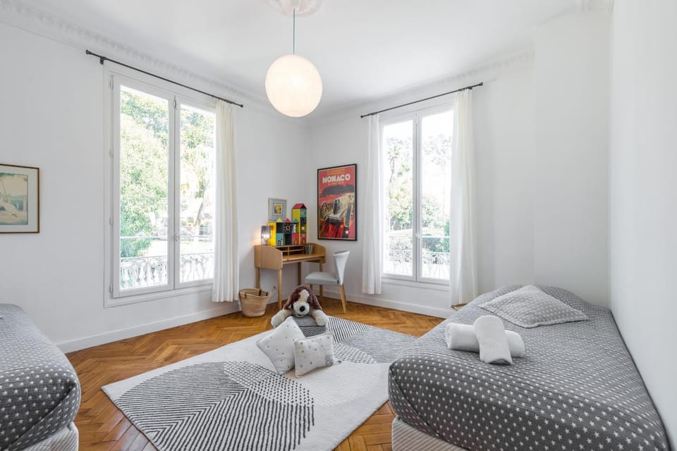 Stylish Art Deco villa near the sea 4 Bdrs Pool and garage Villa in Nice