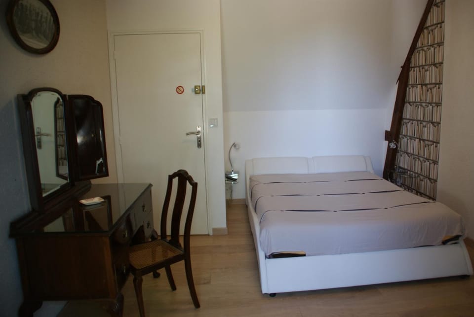 Chateau de Vaugrignon - Beer Spa Bed and Breakfast in Centre-Val de Loire