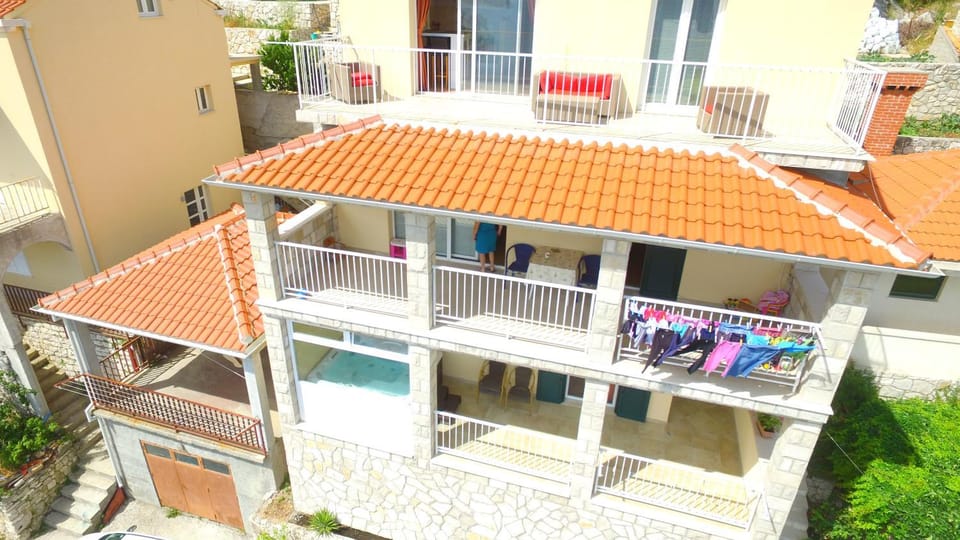 Property building, Balcony/Terrace