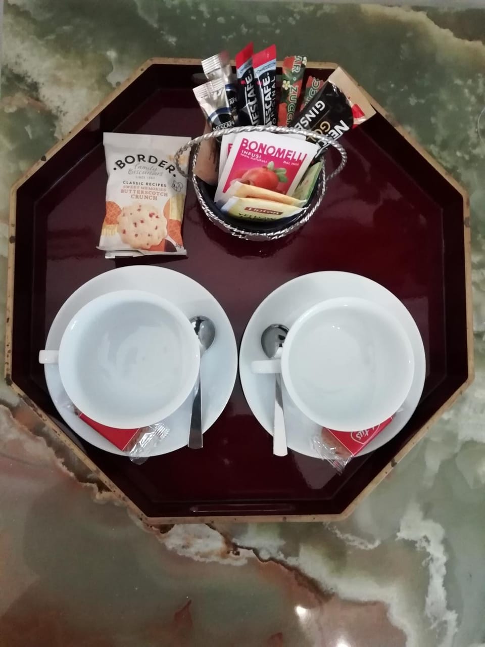 Coffee/tea facilities, Food, Drinks