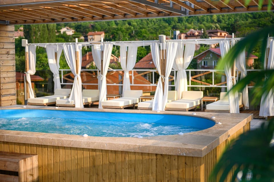 Hot Tub, Pool view, Swimming pool
