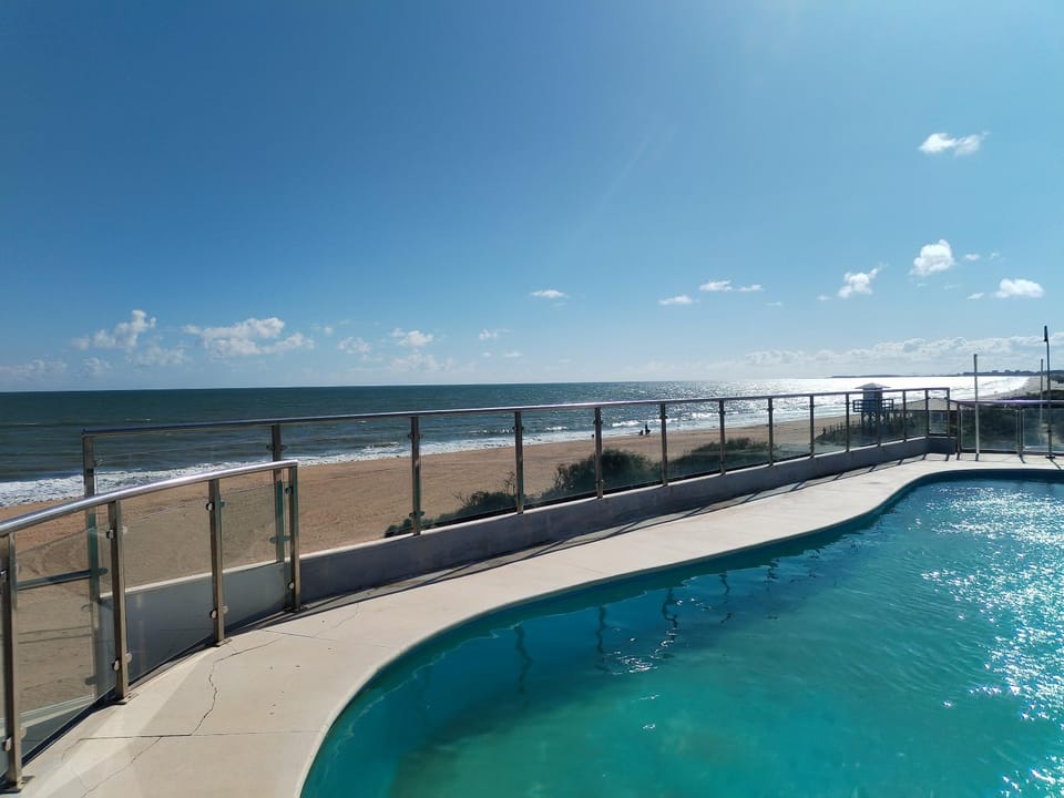 Islantilla-Apartamento con piscina y garaje en primera línea de playa Apartment in Costa de la Luz